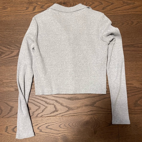Brandy Melville Long Sleeve - Picture 3 of 3